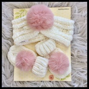 NWT Chenille Knit Pom Pom Wrap & Mittens
